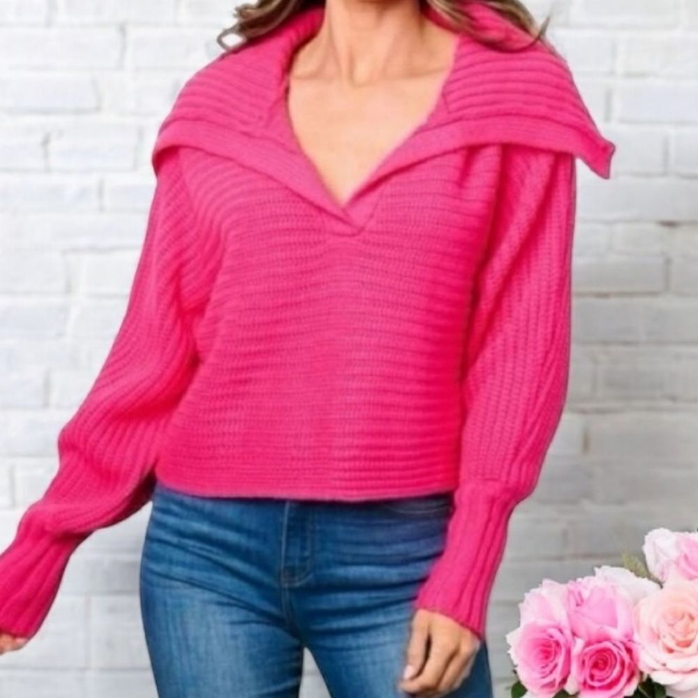 Sweater V-Neck Size Small Bright Pink Cloud Ten P2P 19"